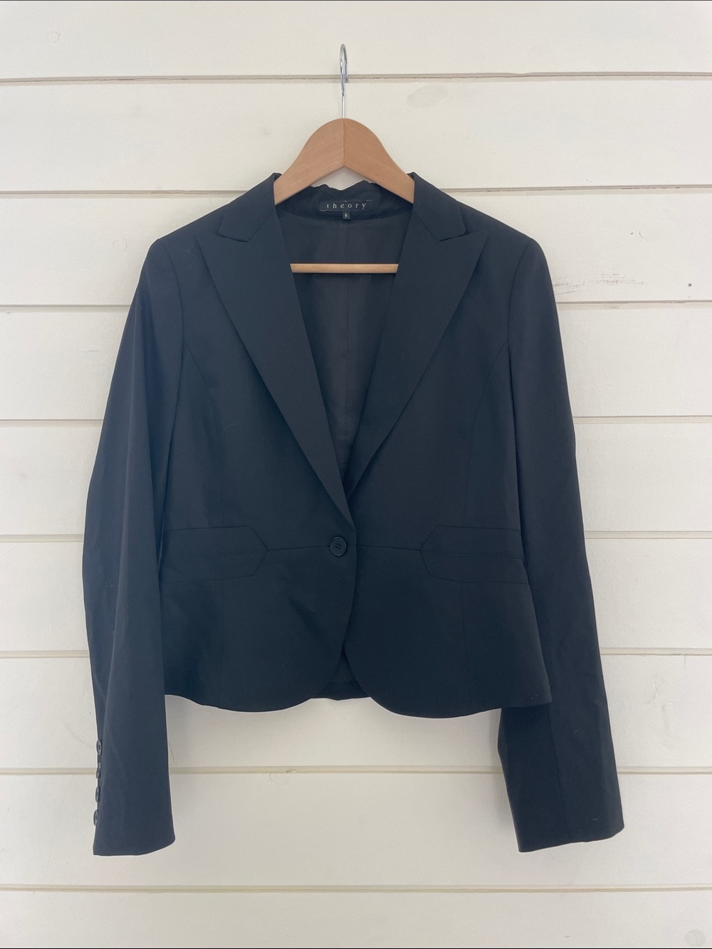 Theory Classic Black Women's Blazer - Cropped Single-Button Jacket size 8